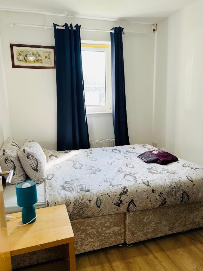 Fabulous 1Bed 1Bath Ground Floor Shared Accommodation ,Only Double Room Edimburgo Exterior foto