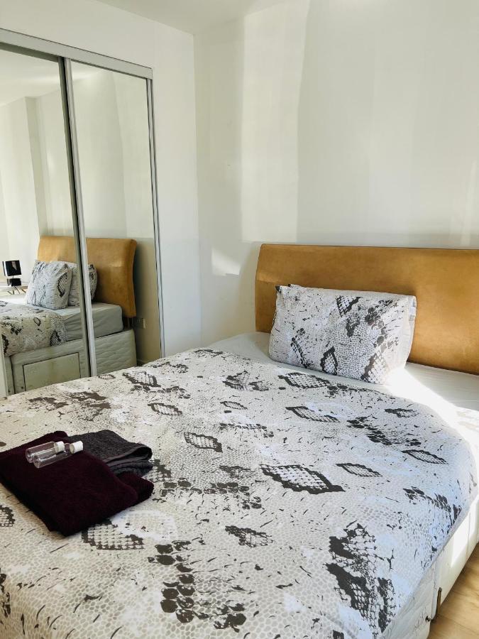 Fabulous 1Bed 1Bath Ground Floor Shared Accommodation ,Only Double Room Edimburgo Exterior foto