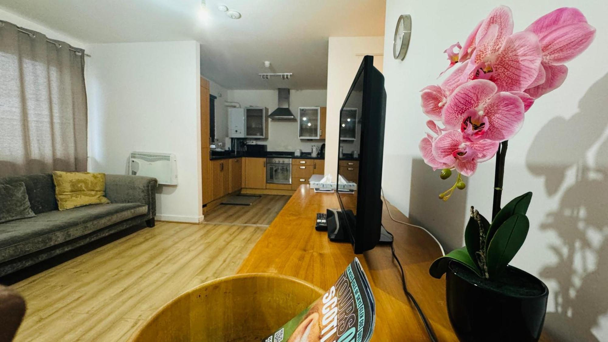 Fabulous 1Bed 1Bath Ground Floor Shared Accommodation ,Only Double Room Edimburgo Exterior foto